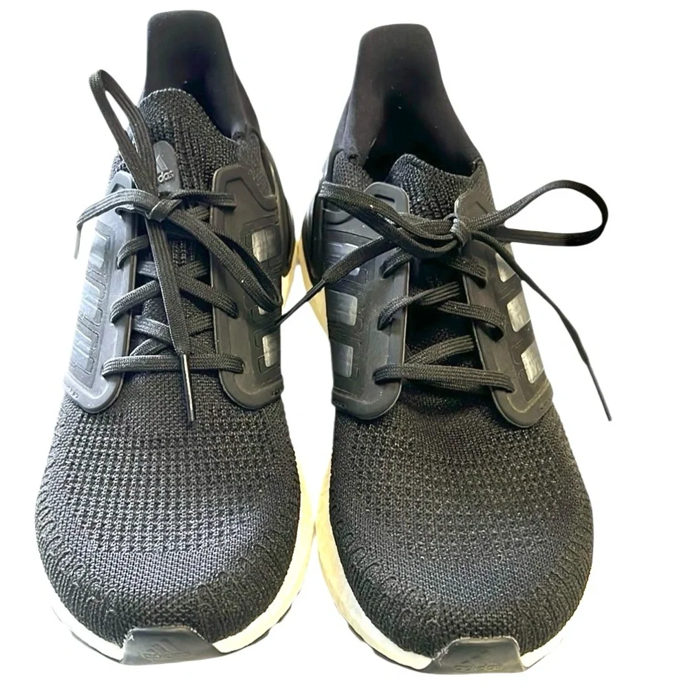 Adidas Men’s Athletic Shoes with Breathable Mesh Beautiful Condition Size 10